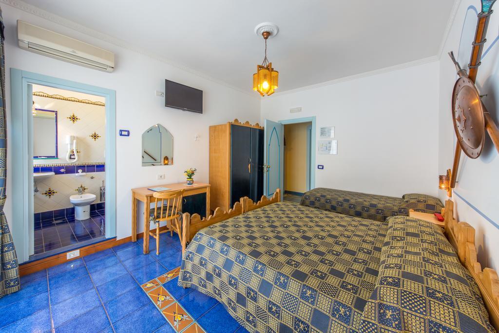 Riviera B&B Rooms مايوري الغرفة الصورة
