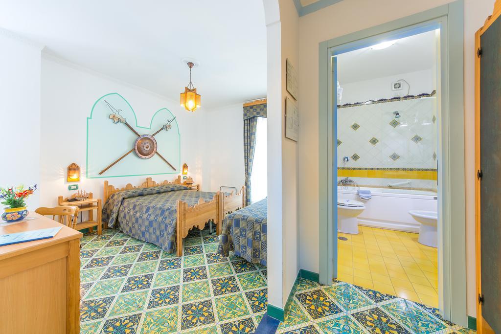 Riviera B&B Rooms مايوري الغرفة الصورة