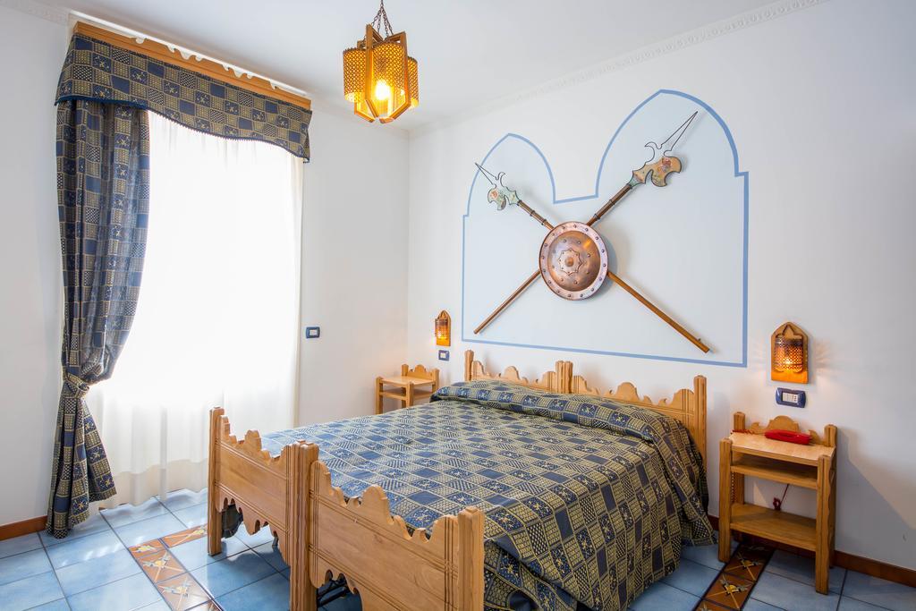Riviera B&B Rooms مايوري الغرفة الصورة